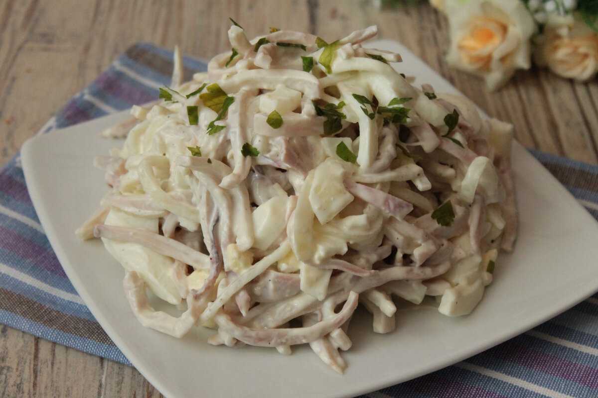 Рецепт: салат с кальмарами и грибами