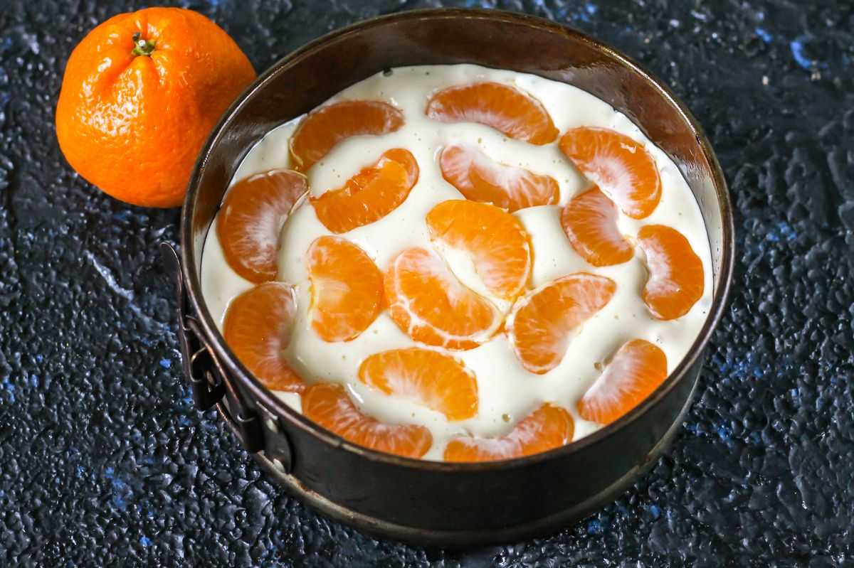Пирог с мандаринами в духовке, на сковороде — 8 простых и вкусных рецептов