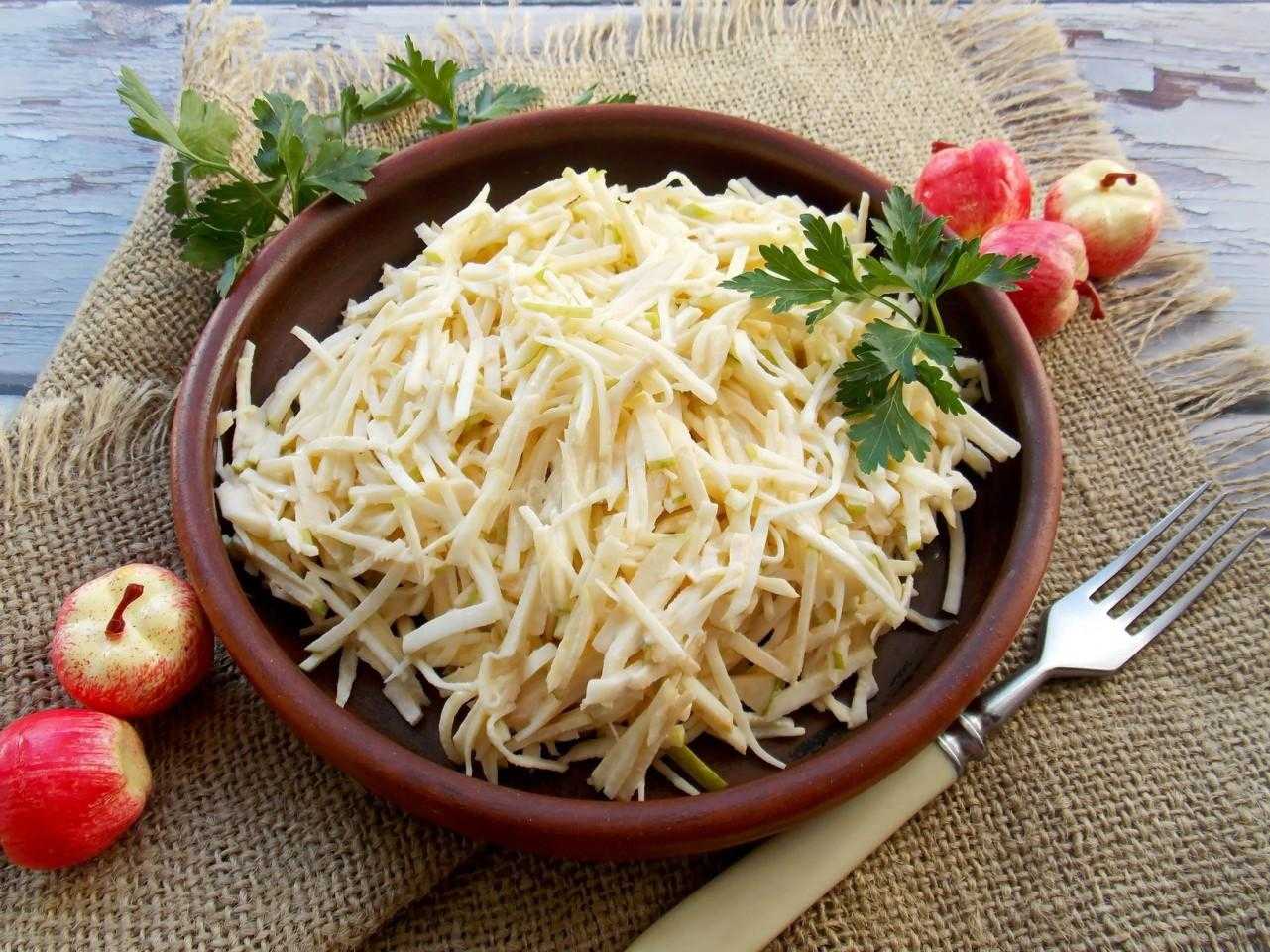 Салат с корнем сельдерея - как приготовить с яблоками, орехами, курицей, ананасом по пошаговым рецептам с фото