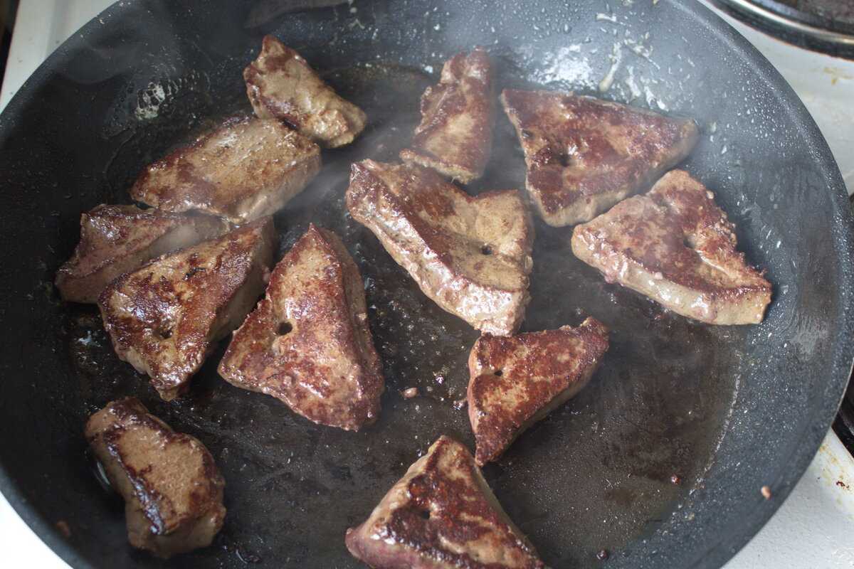Куриная печень в сметане - 12 быстрых и вкусных рецептов
