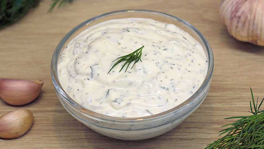 Сметанный соус: рецепты для курицы, макарон, рыбы, котлет и тефтелей, как приготовить с чесноком, грибами, сыром и сколько хранить