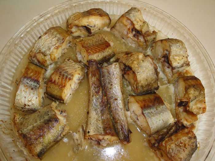 16 самых вкусных рецептов минтая, запеченного в духовке