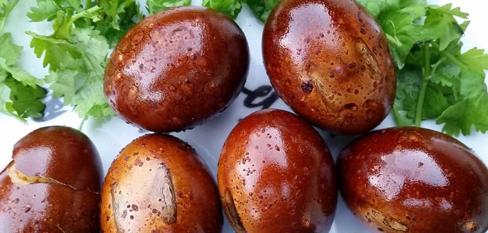 Копченые яйца – оригинальная закуска из простого продукта. копченые яйца в домашних условиях и рецепты блюд с ними | салаты | lediveka.ru