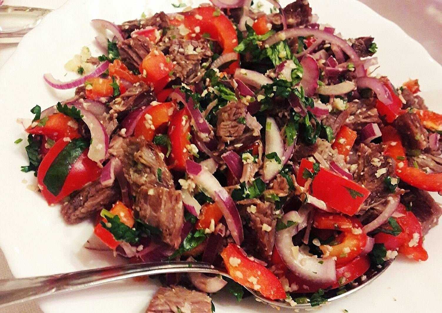 Салат минутка - 7 рецептов с курицей, помидорами, фасолью, с фото