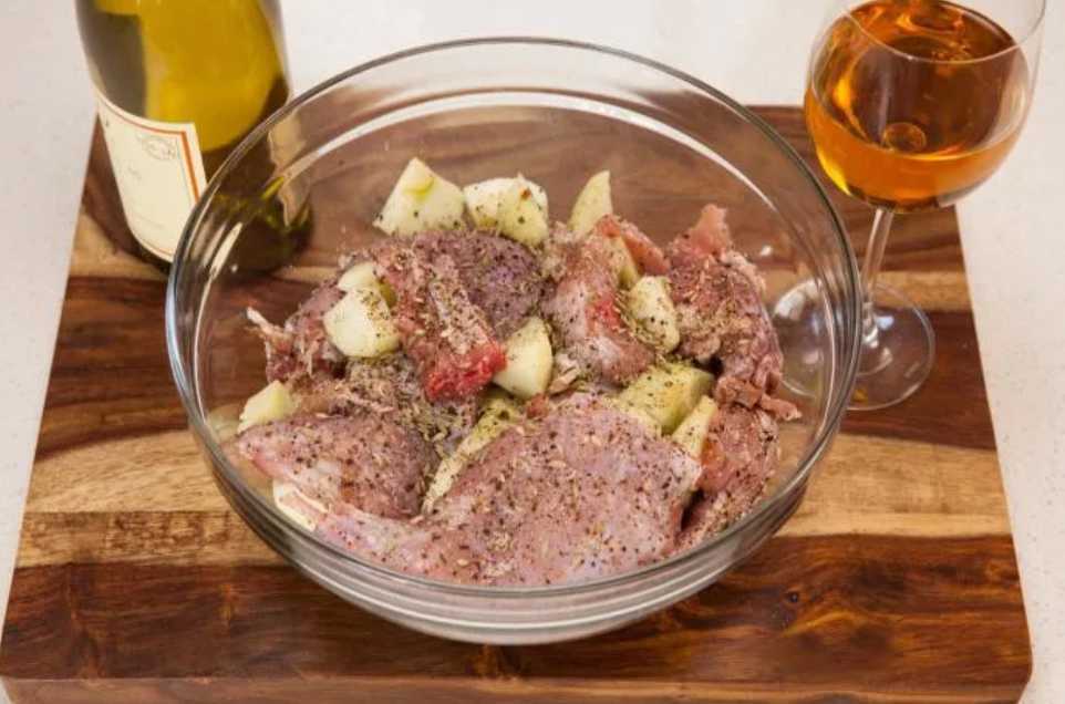 Маринад из вина для свинины: красного и белого
