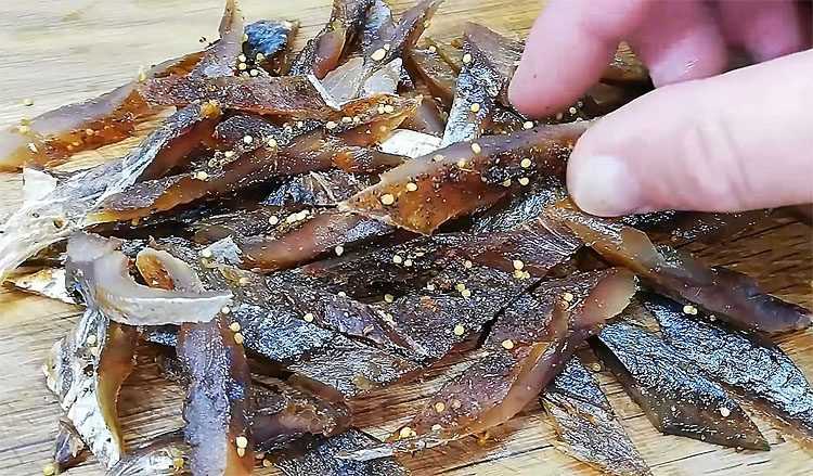 Как солить селедку в домашних условиях быстро и вкусно? простые и самые вкусные рецепты засолки сельди