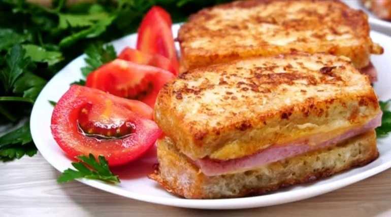 Гренки с сыром — 7 рецептов для простого и быстрого завтрака