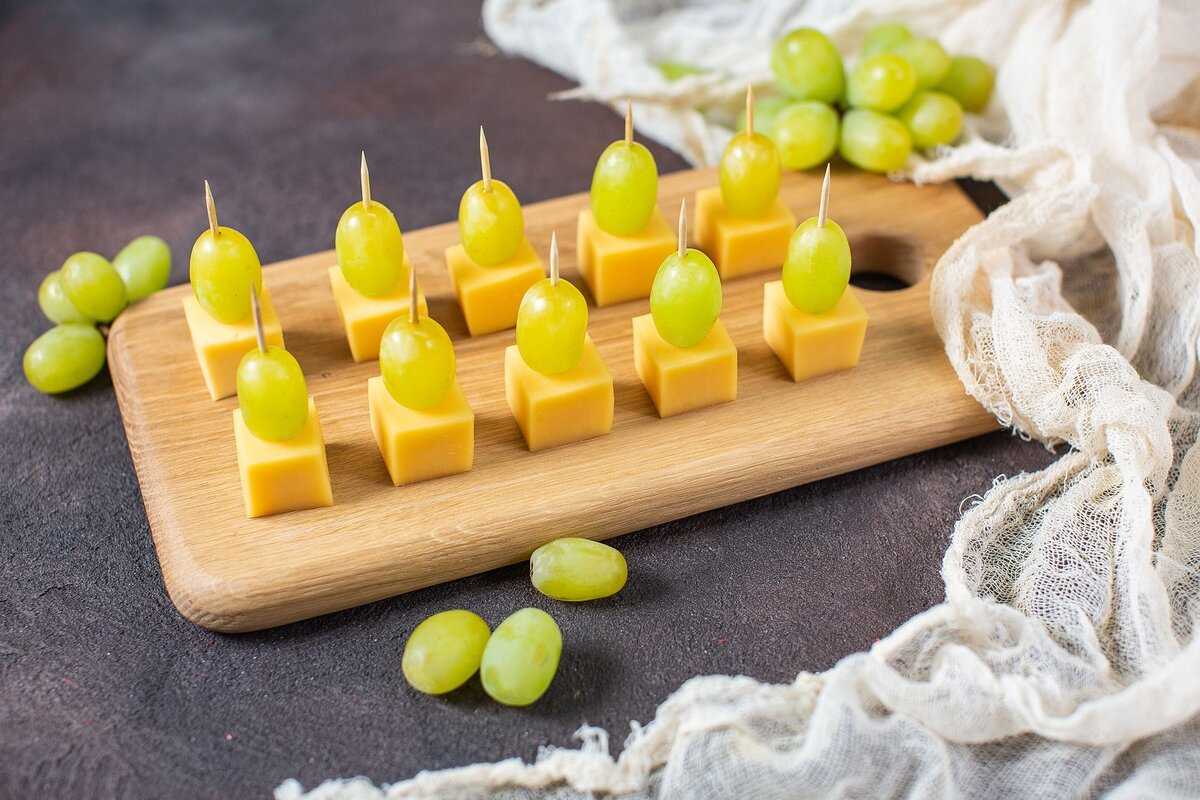 Канапе с сыром. три вида закусок!. пошаговый рецепт с фото