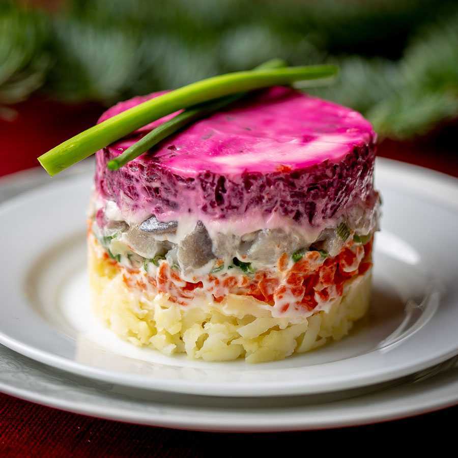 Салат сельдь под шубой с яйцом: рецепт с фото пошагово