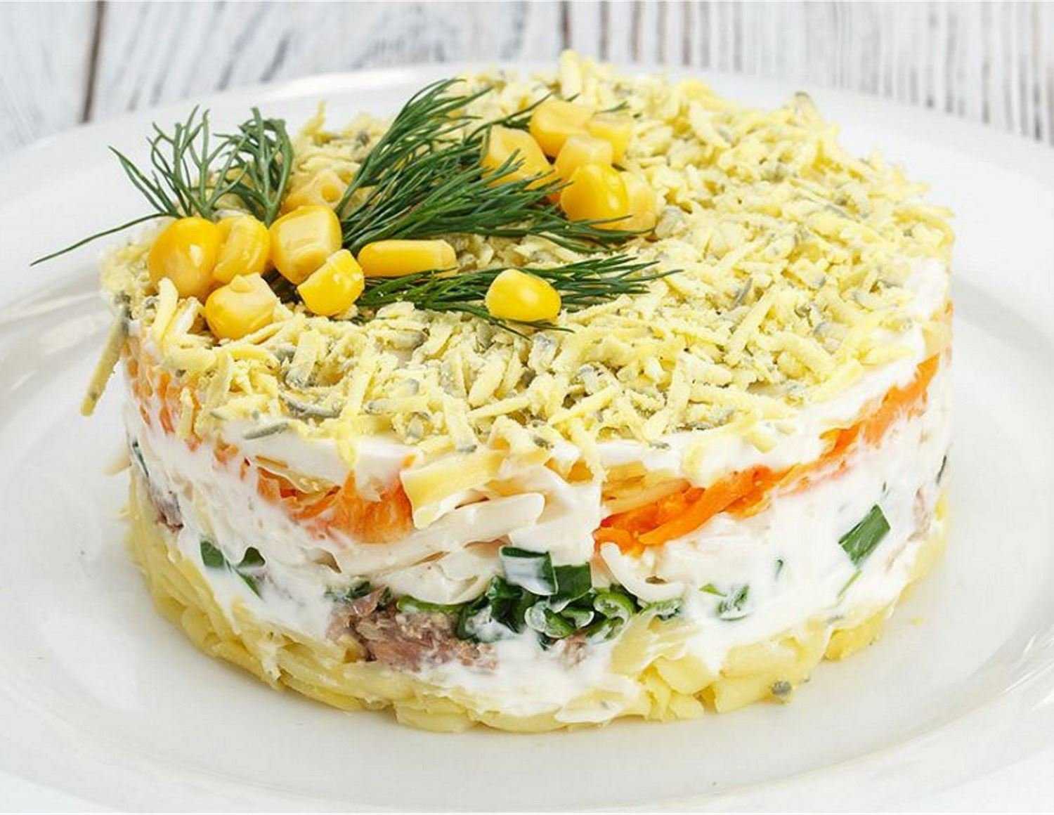 Салат суши с красной рыбой слоями: 5 вкусных рецептов