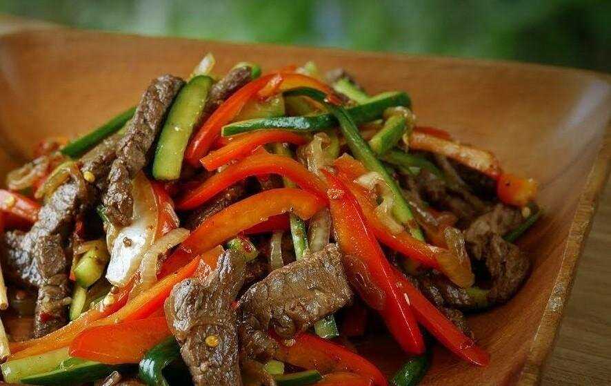 Салат с говядиной: топ-10 самых вкусных и аппетитных рецептов