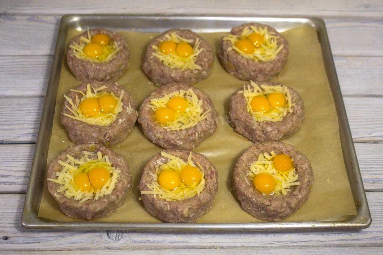 Гнезда с фаршем на сковороде - рецепт с фото и видео