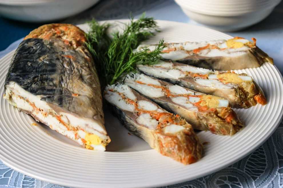 Салат из скумбрии холодного копчения - кушаем вкусно