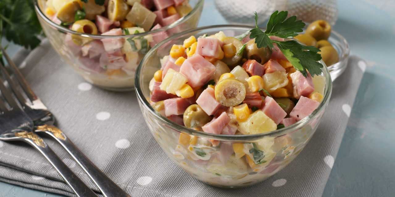 Салат с ананасом и ветчиной: для праздника с ноткой экзотики. рецепты гармоничных сочетаний в салате с ананасом и ветчиной - автор екатерина данилова - журнал женское мнение