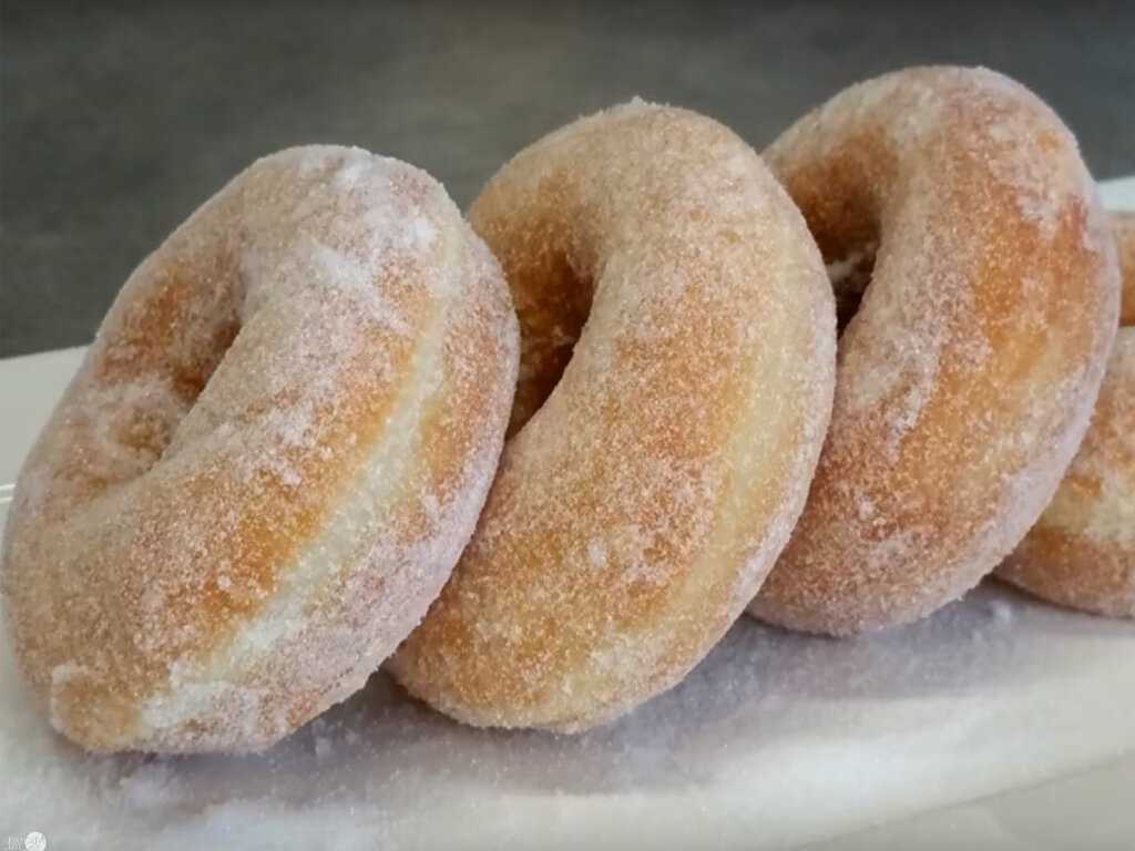 Рецепт обычных пышек на воде. пышки дрожжевые без яиц