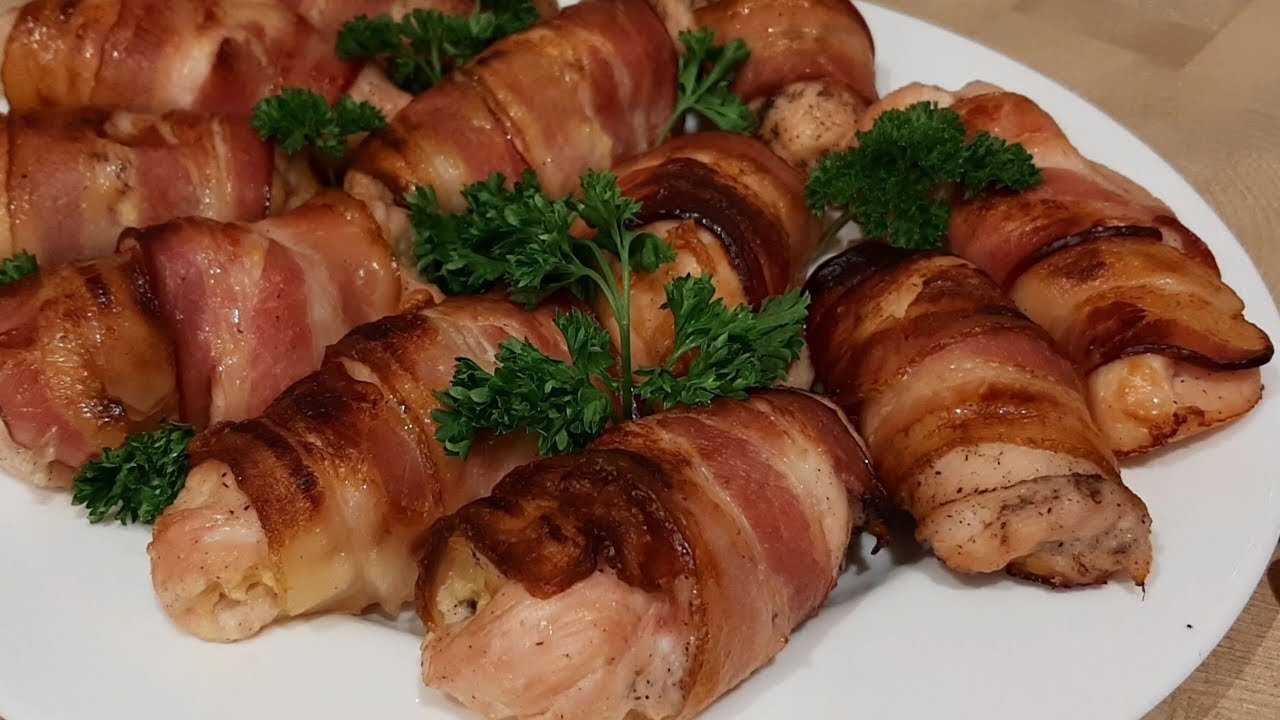 Куриные рулетики в беконе