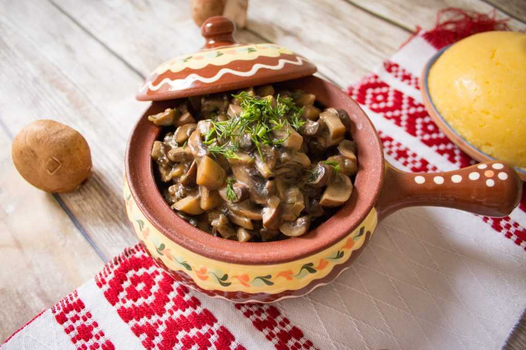 Картошка с курицей и грибами в горшочках пошаговый рецепт