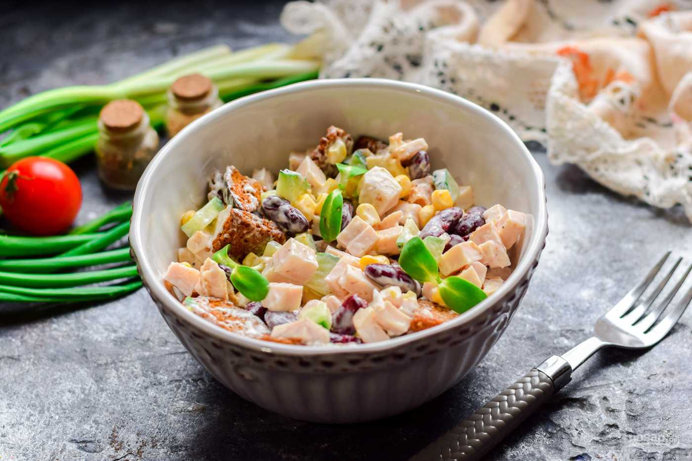Классический рецепт салата тиффани с курицей и виноградом пошагово. как приготовить вкусный салат тиффани с говядиной, кедровыми орешками, шампиньонами, ветчиной, кальмарами?