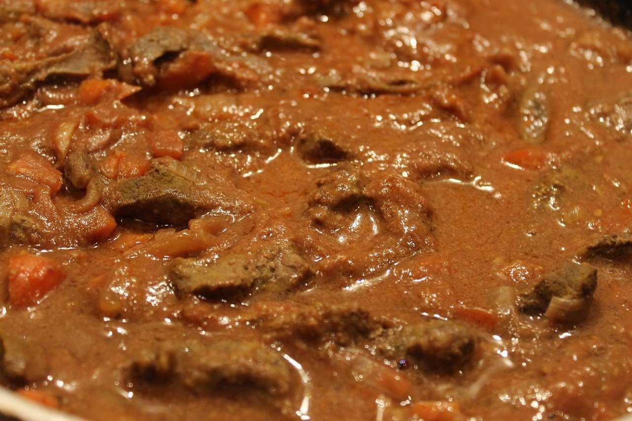 Готовим вкуснейшее и очень полезное блюдо - говяжья печень с луком на сковороде со вкусной подливкой Готовится очень просто