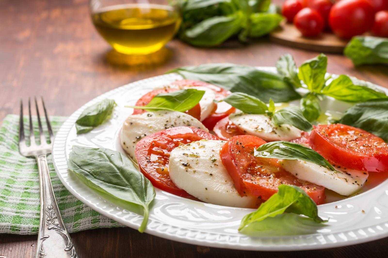 Капрезе - классический рецепт вкусного итальянского салата