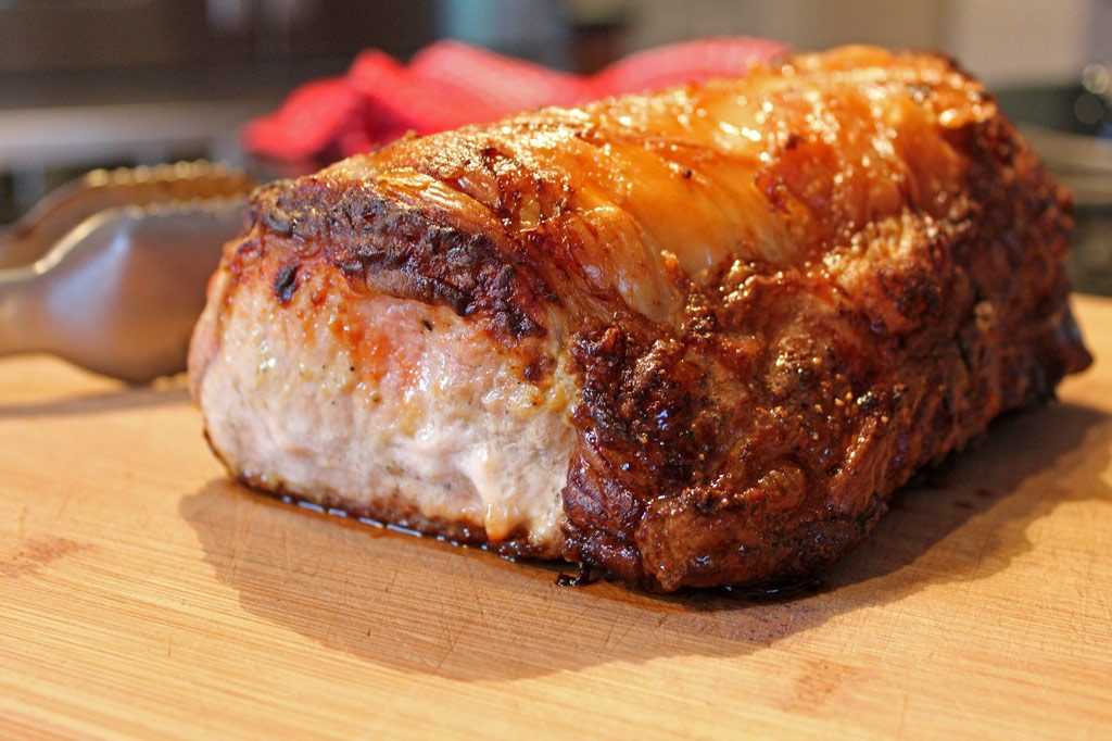 Свинина запеченная в духовке – простые и вкусные рецепты