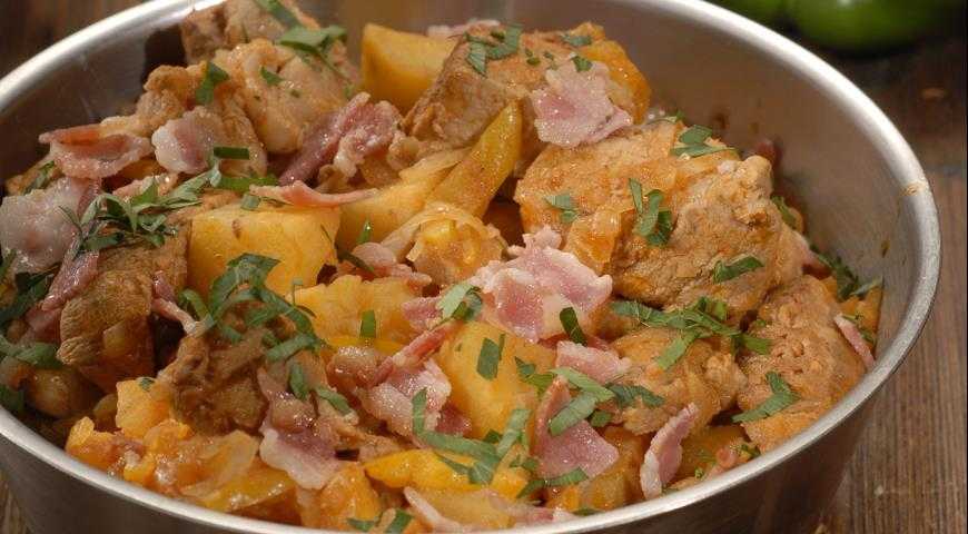 Тушеная квашеная капуста с курицей на сковороде (пошаговый рецепт с фото) - pro vkusnyashki