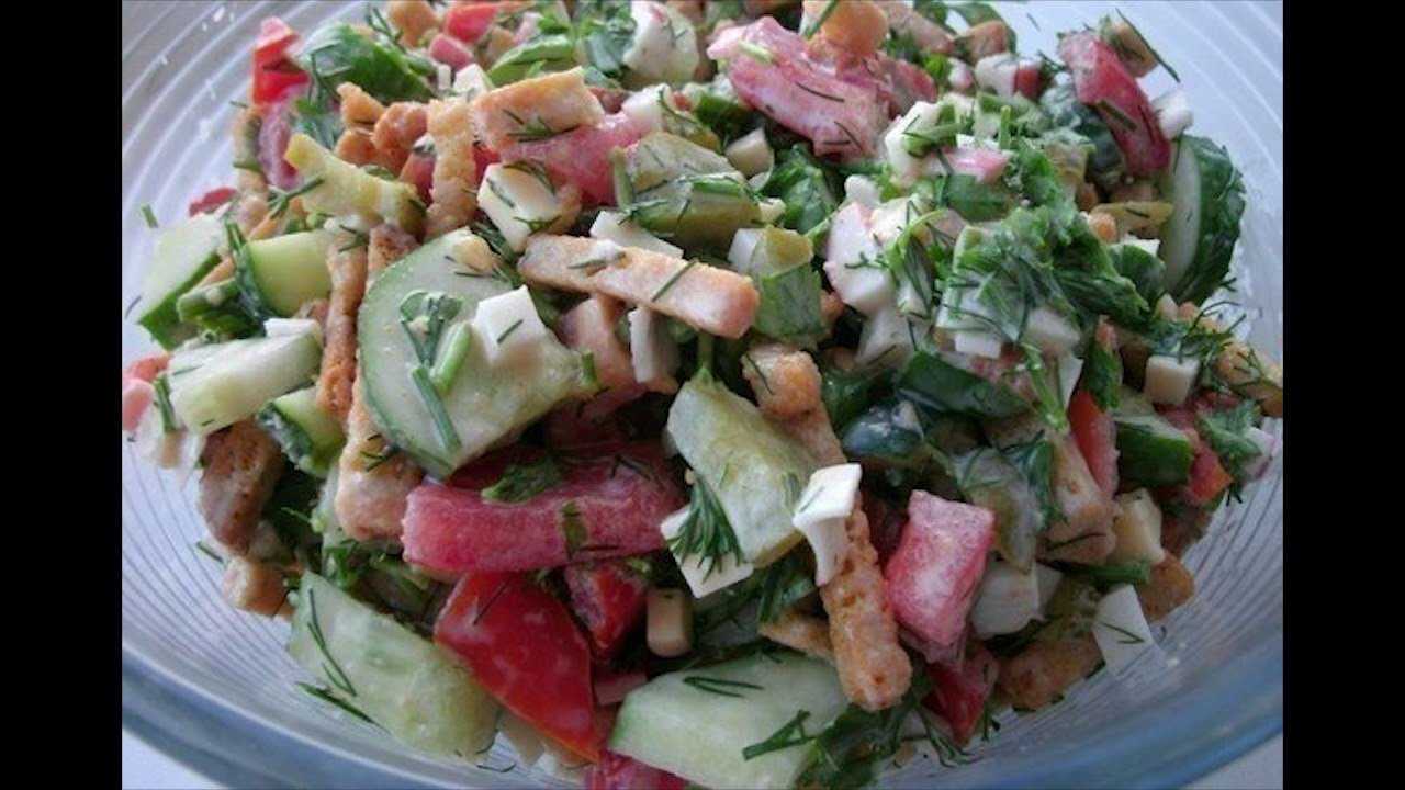 Салат с ветчиной, сыром, помидорами и сухариками - 8 пошаговых фото в рецепте