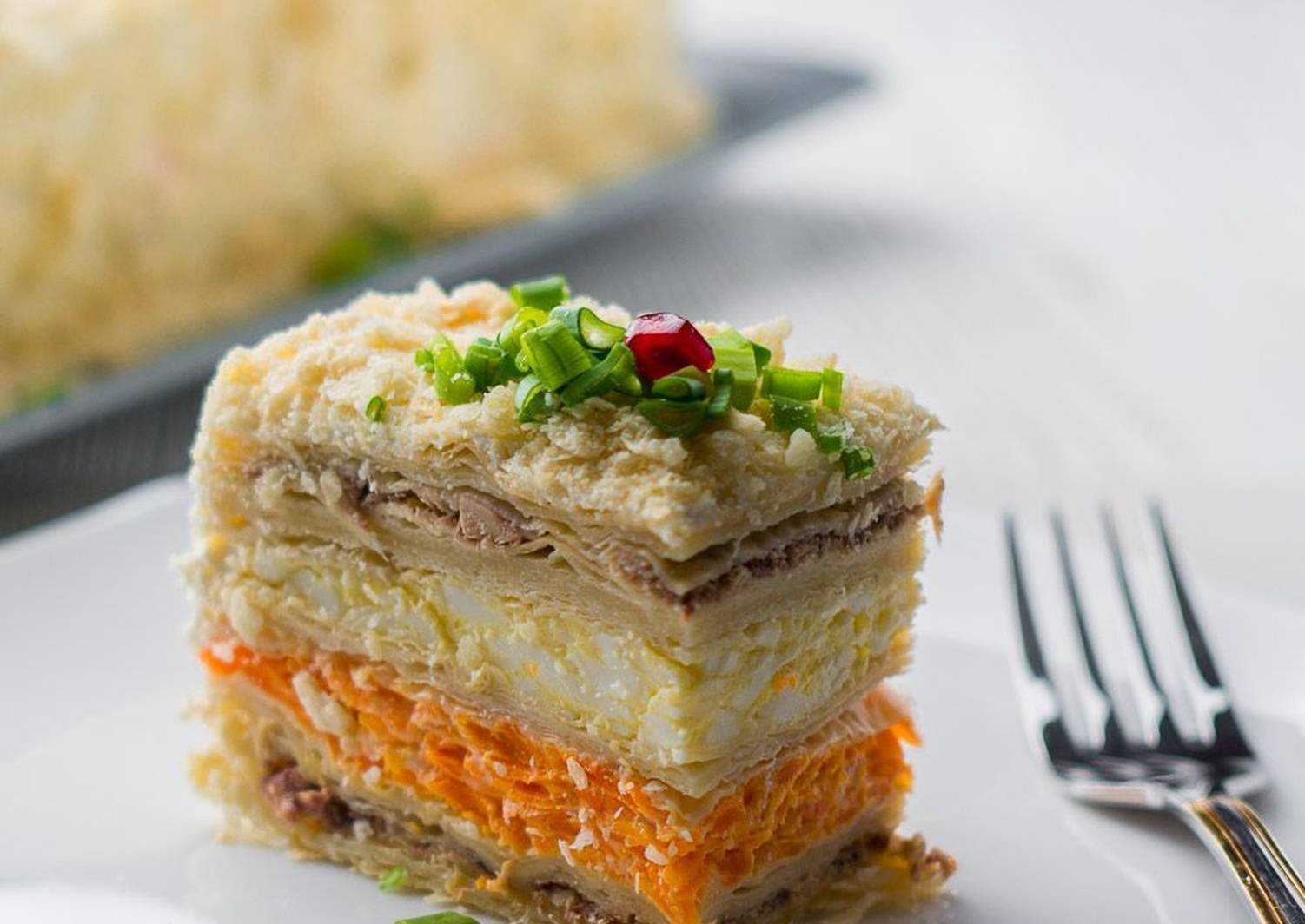 Закусочный торт наполеон с грибами и курицей из готовых коржей. салат "наполеон": рецепт, ингредиенты. слоеный салат с курицей и грибами