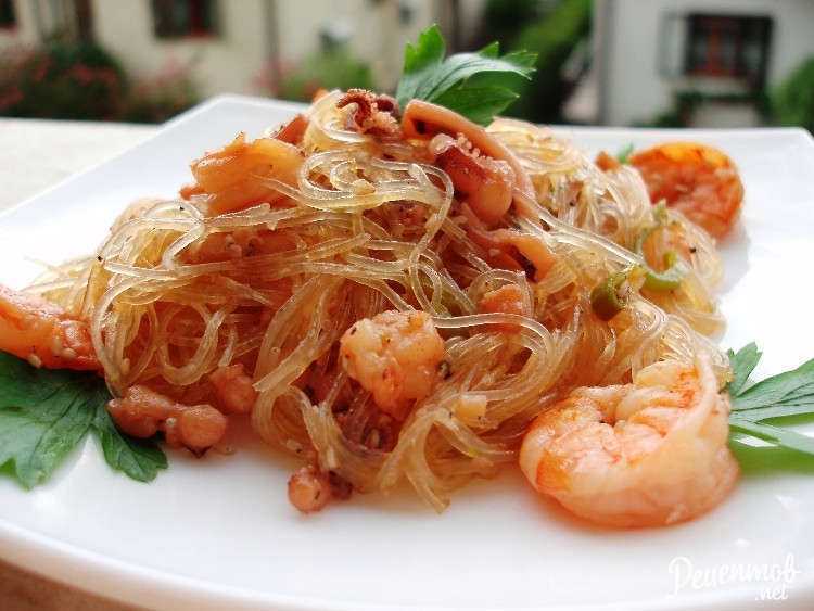 Фунчоза с креветками: 8 рецептов по-японски