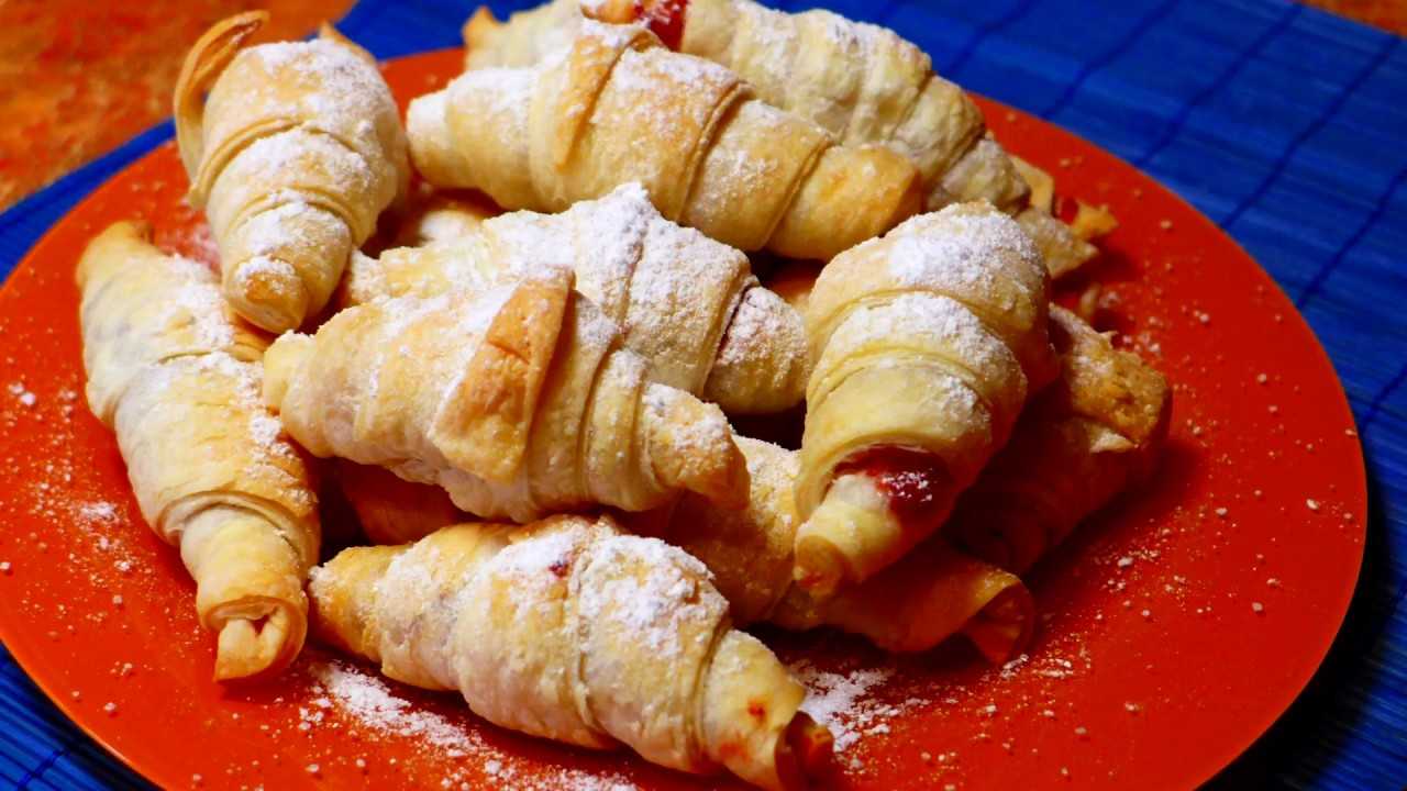 Слойки с вишней из слоеного теста: рецепт с фото | легкие рецепты