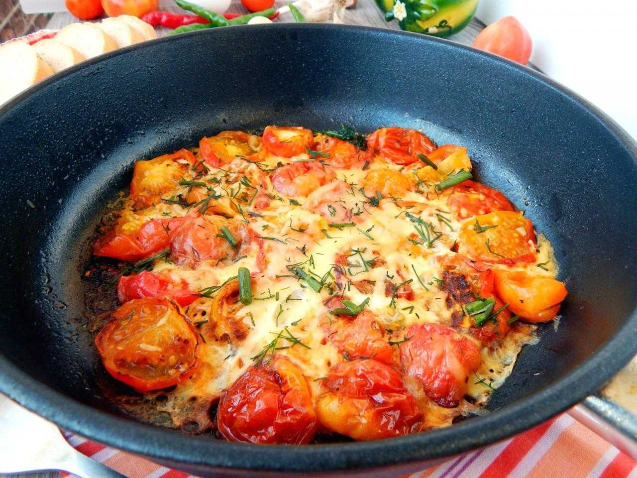 Яичница с помидорами - классический рецепт с фото
