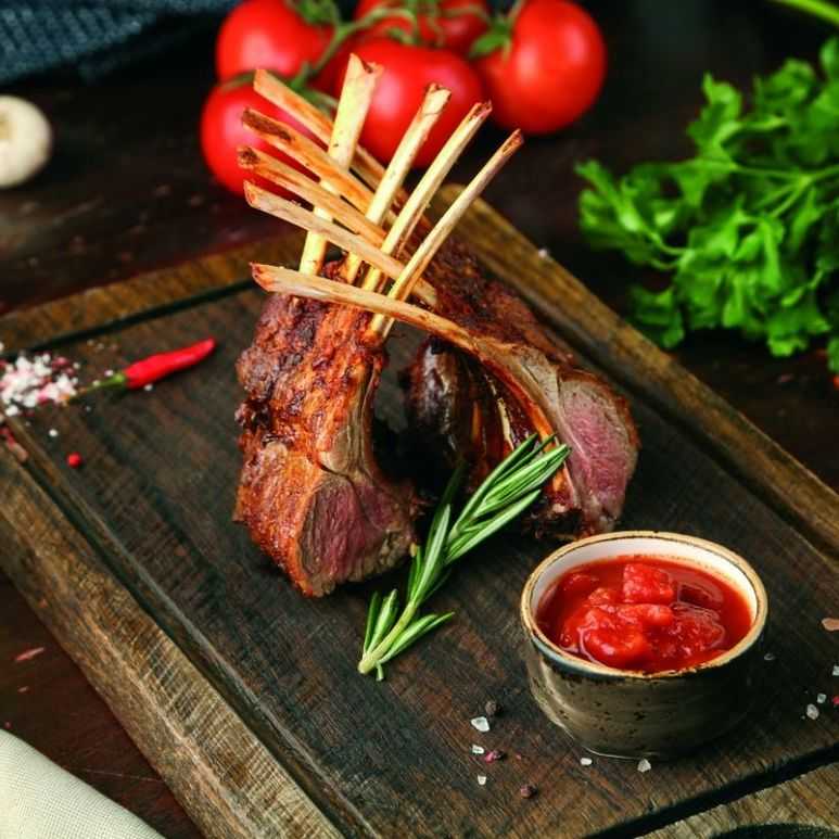 Баранья корейка на мангале: рецепты, как вкусно приготовить на решетке или шашлык на шампурах - onwomen.ru