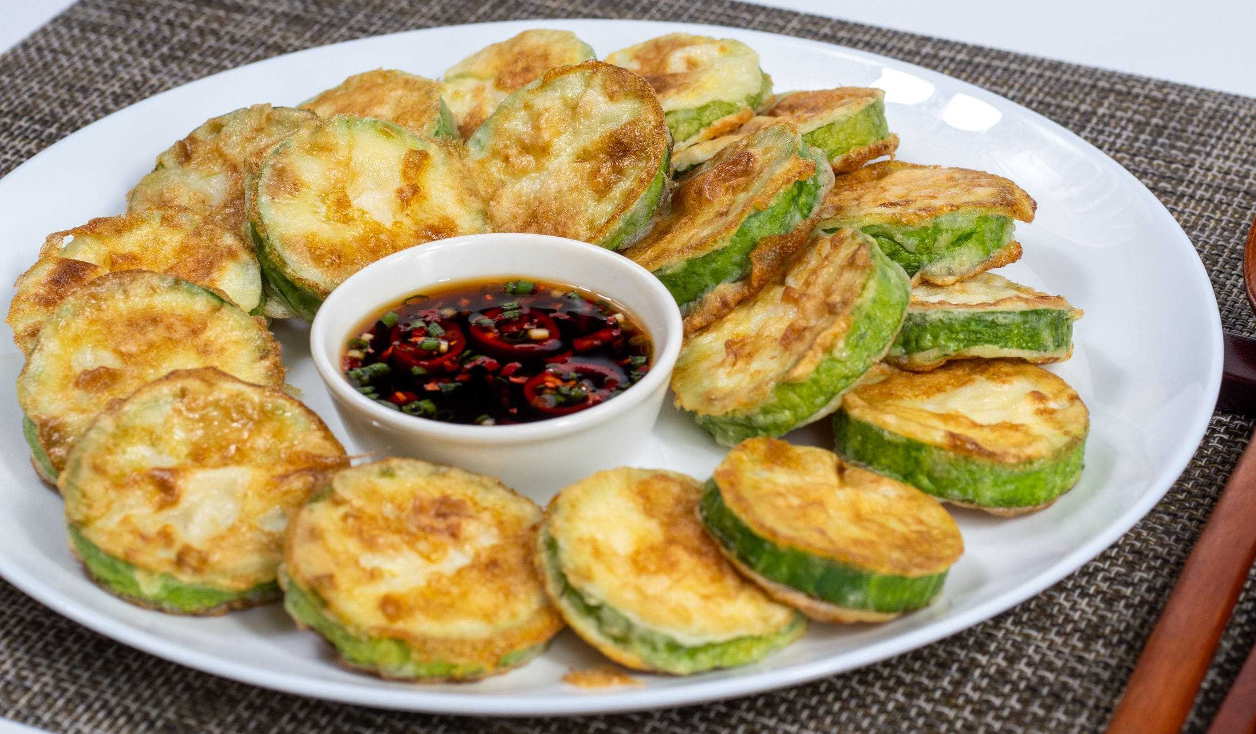 Кабачки жареные на сковороде с чесноком: рецепт приготовления