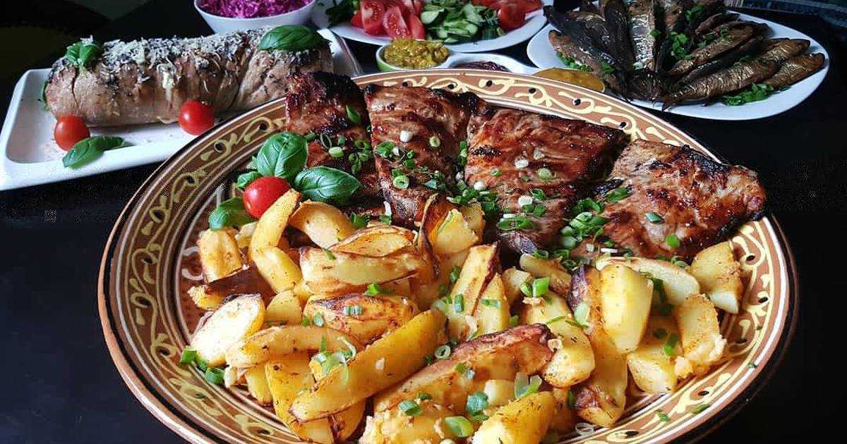 Свиные ребрышки с картошкой в духовке - рецепты приготовления с фото