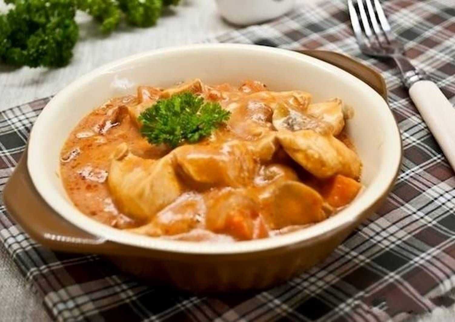 Гуляш из свинины с подливкой — 6 пошаговых рецептов