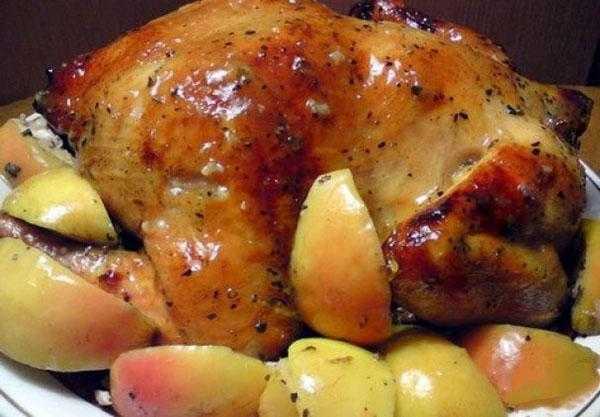 Курица с яблоками в духовке, фаршированная тушка целиком