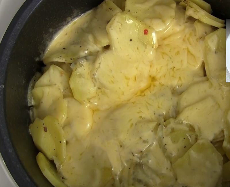 Мясо по-французски с картошкой в духовке - 5 пошаговых рецепта