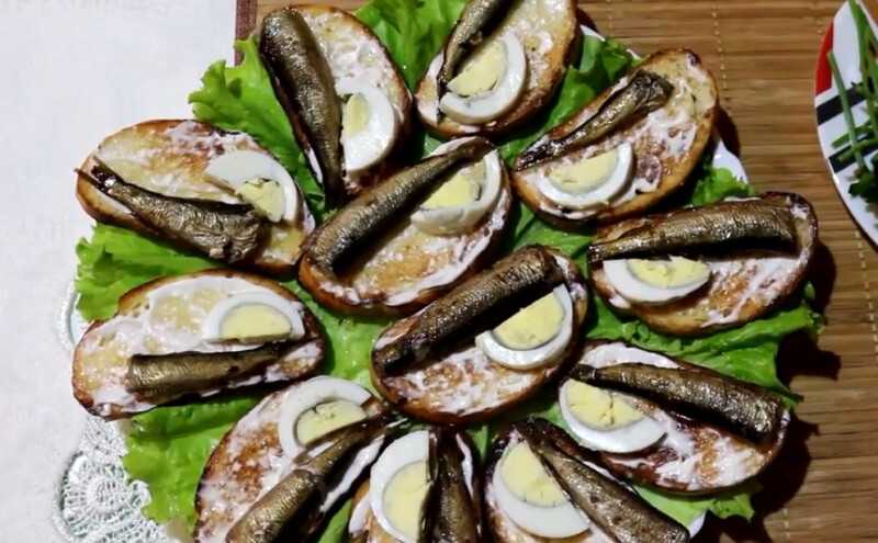 Бутерброды со шпротами: простые и вкусные рецепты