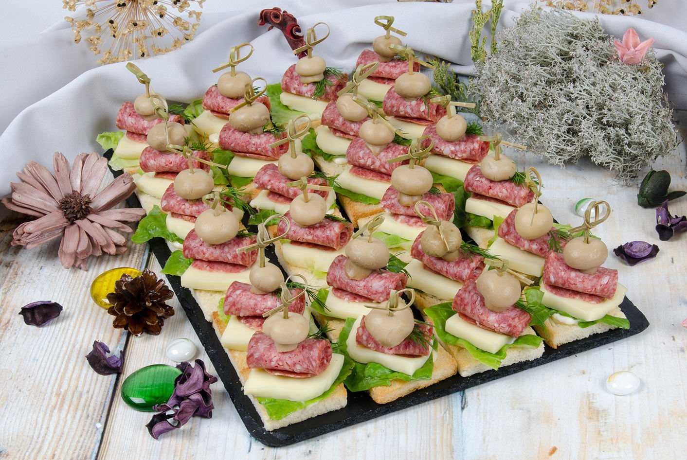 Бутерброды с красной рыбой — простые и вкусные рецепты