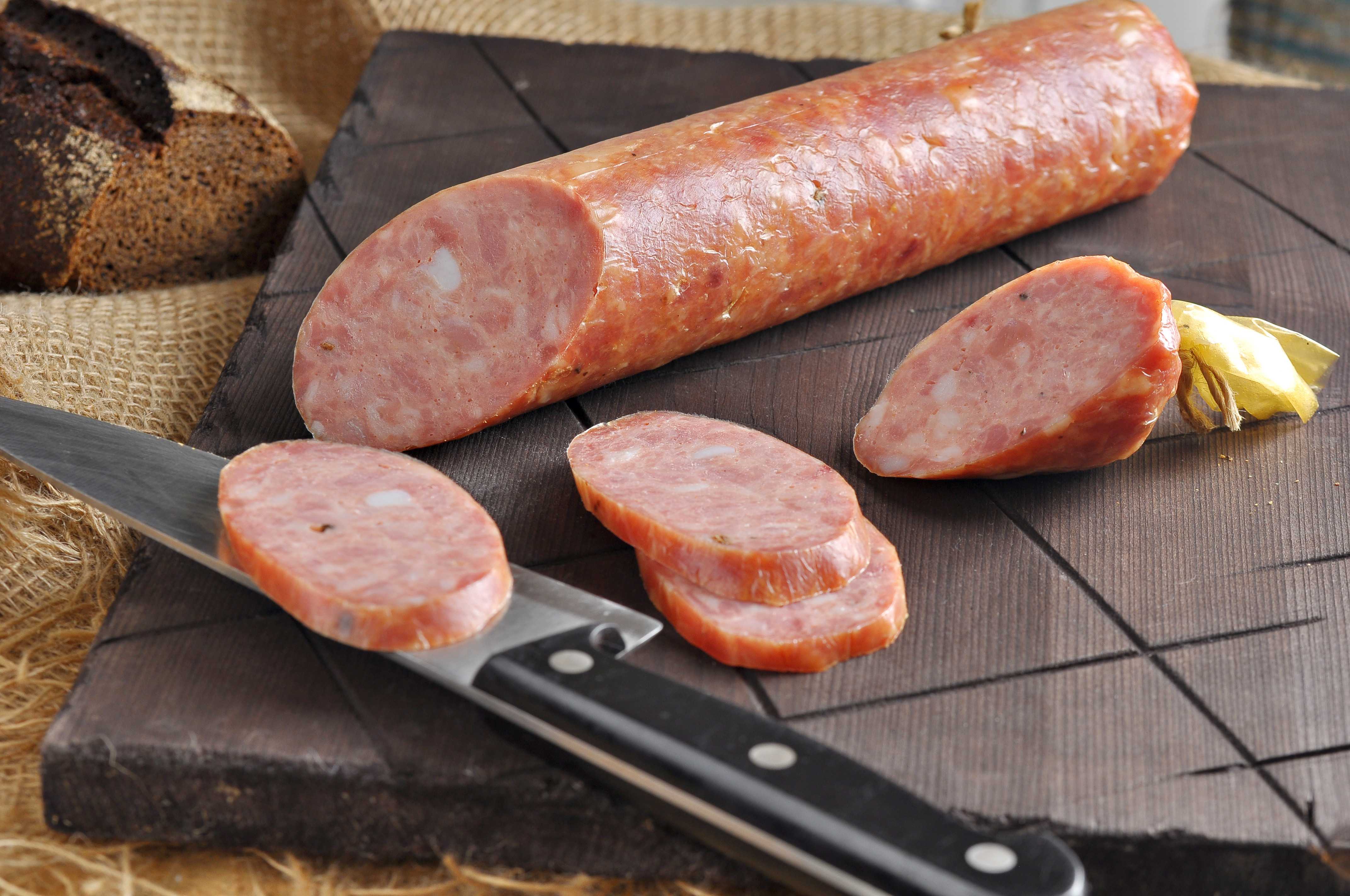 Домашняя колбаса: 8 самых вкусных и аппетитных рецептов