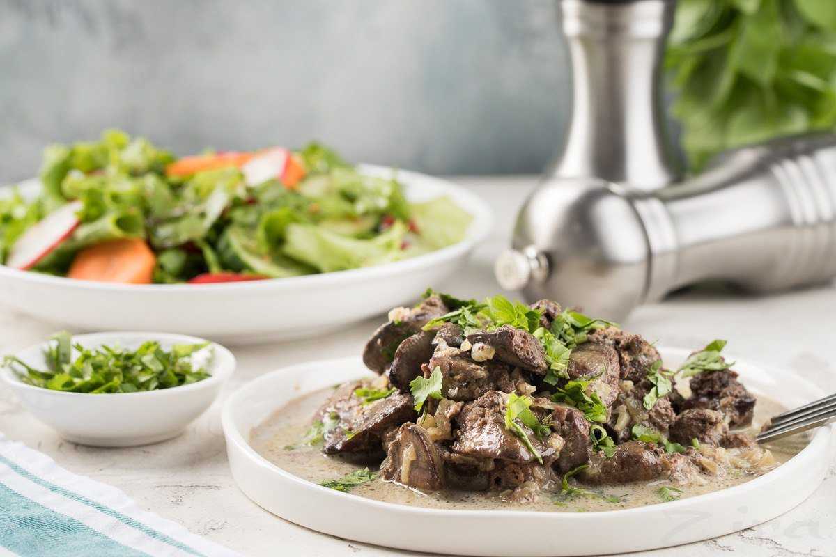 Рецепт куриной печени, тушеной в сметане - 8 пошаговых фото в рецепте