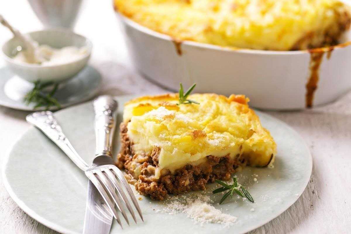 Самая вкусная картофельная запеканка с фаршем в духовке — 6 простых рецептов