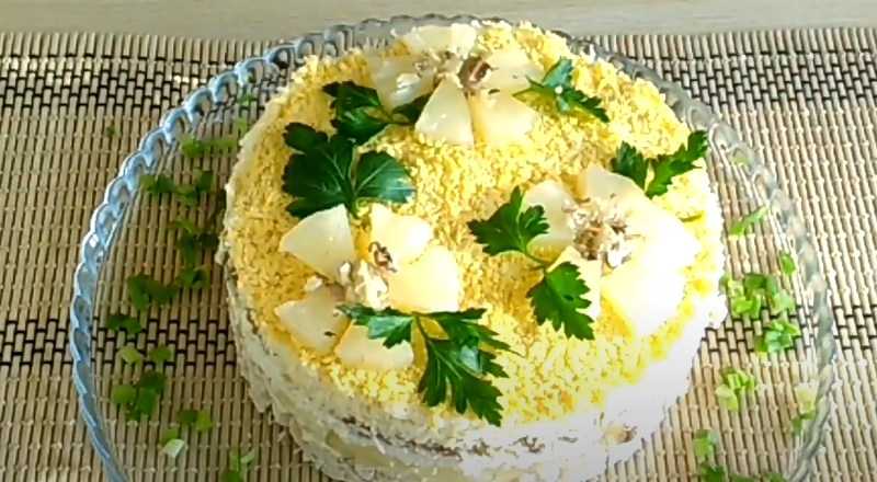 12 самых вкусных салатов с курицей и ананасом
