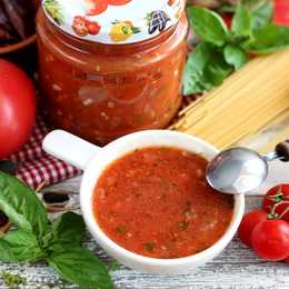 Соус Маринара – это итальянский томатный соус, который используется для приготовления разных блюд или как подливка Предлагаю классический рецепт соуса из томатов с добавлением лука, чеснока и трав