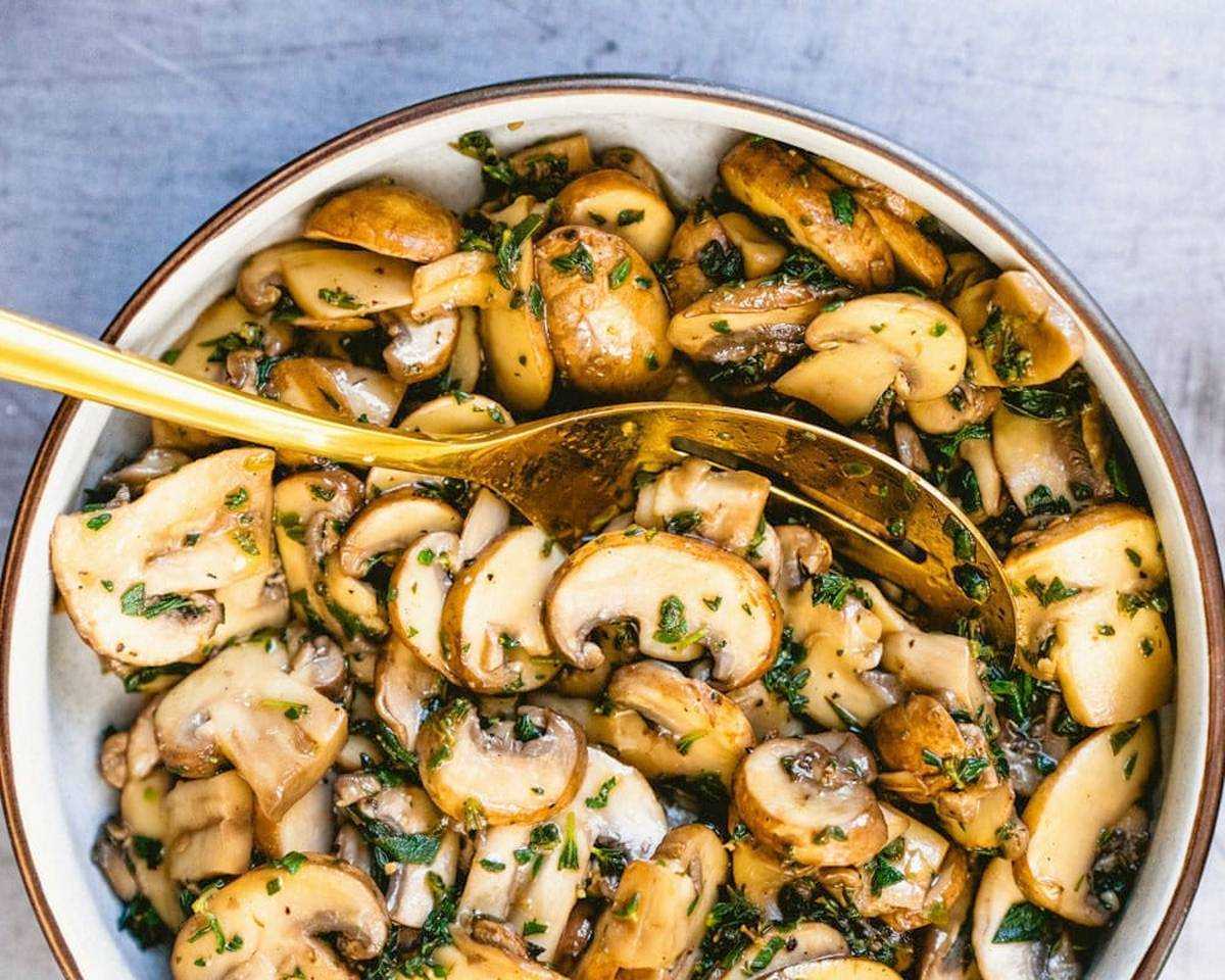 Что приготовить на ужин из шампиньонов быстро и вкусно: 9 рецептов