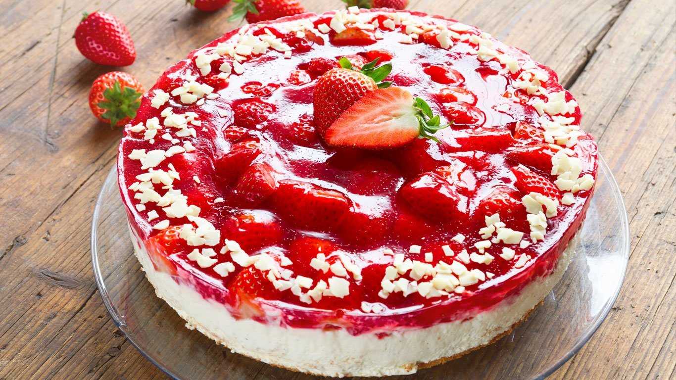 Творожный торт с клубникой:пошаговый рецепт с фото
