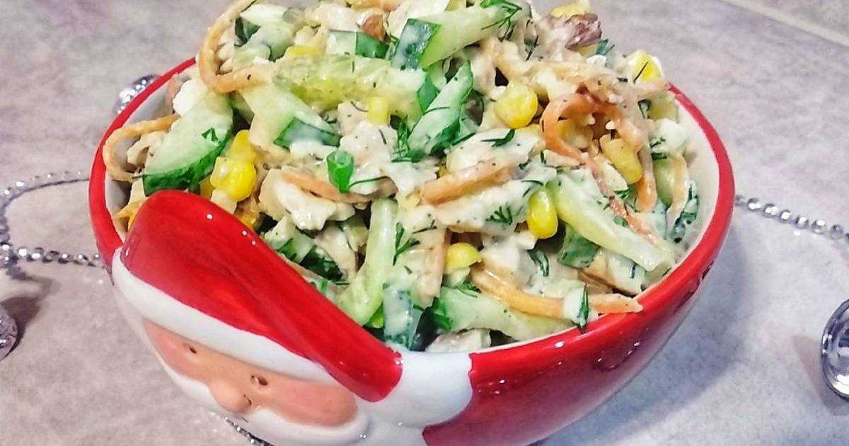 20 салатов с копченой курицей, которые выручат в любой ситуации