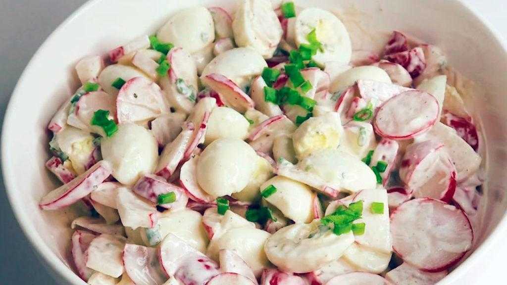 Подборка рецептов с редисом, огурцом и яйцами От салатика из подручных продуктов до ресторанного рецепта Модификации к базовому рецепту и пикантные нюансы