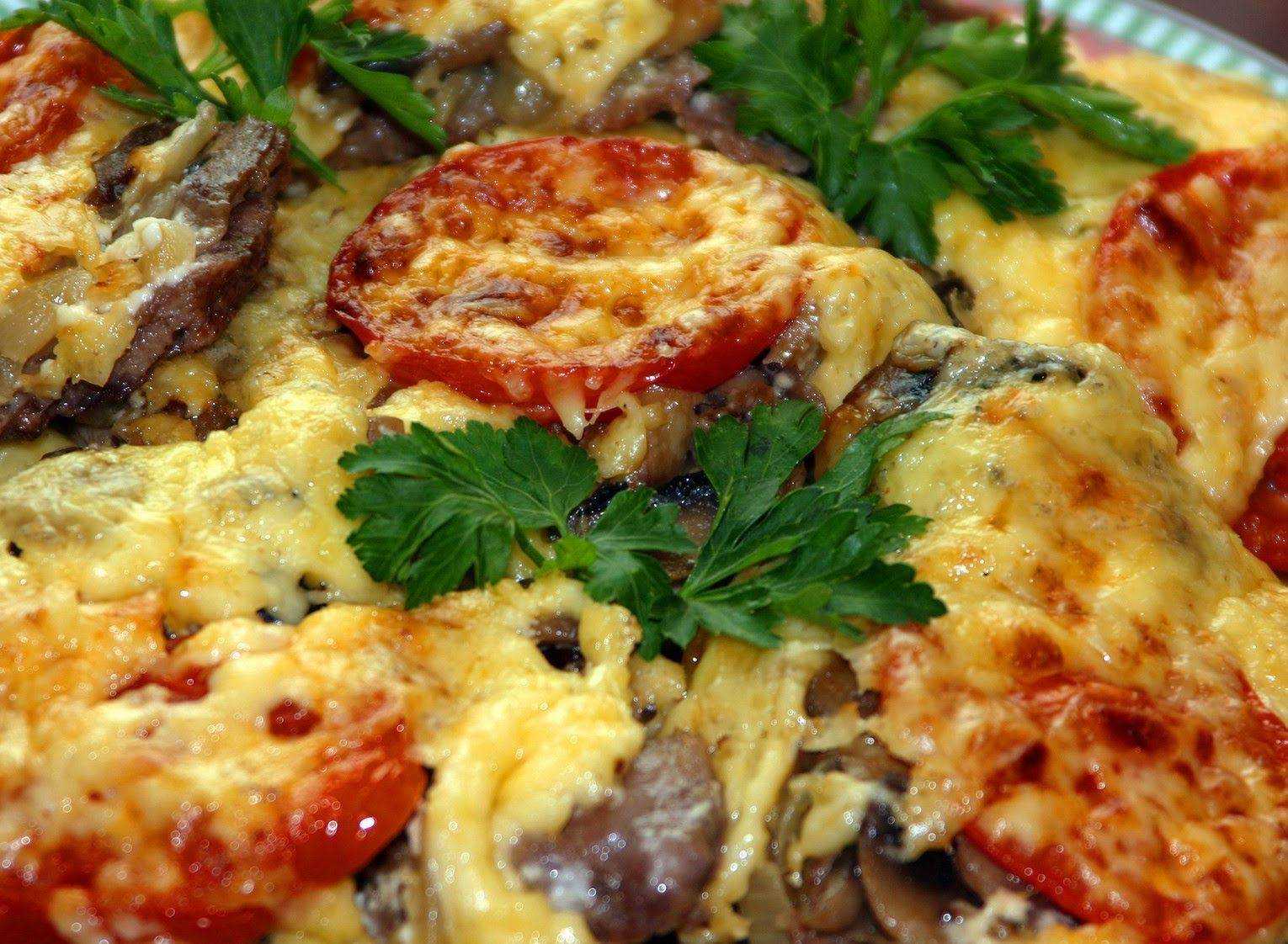 Мясо по-французски в духовке: 8 рецептов приготовления