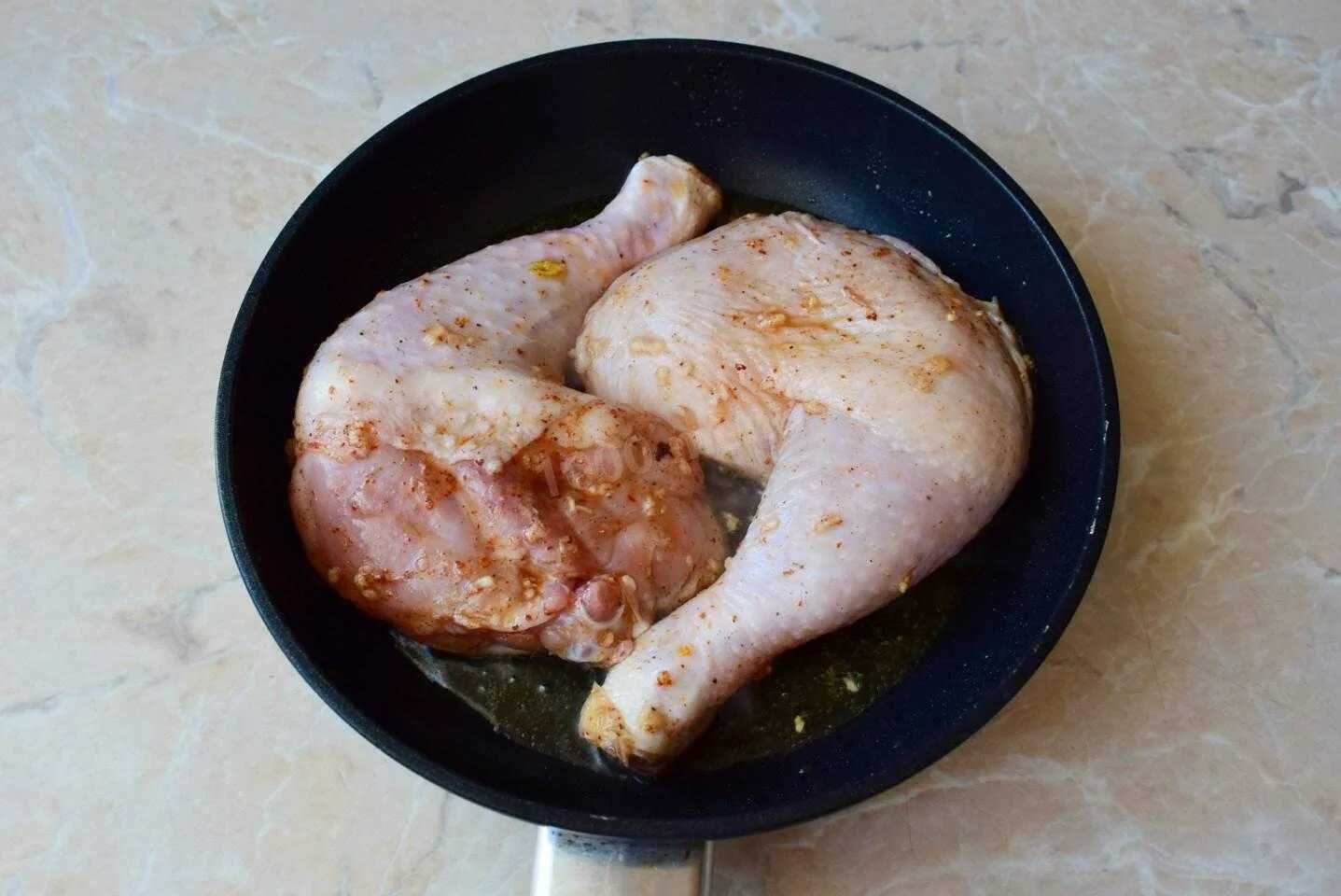 Как вкусно пожарить окорочка на сковороде – 5 оригинальных рецептов
как пожарить окорочка на сковороде вкусно и сочно